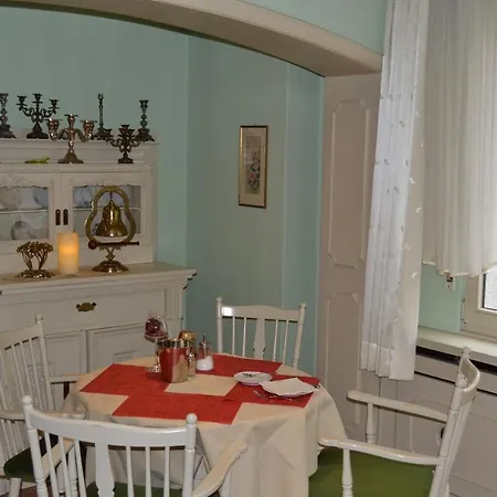 Kölner Hof Garni - Eifel Hotel 3*